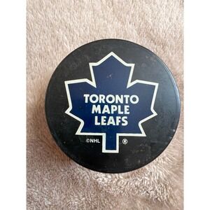 Toronto Maple Leafs Official NHL Hockey Puck In Glas Co Vegum Vintage Logo